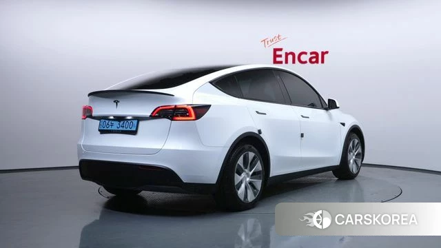 Tesla Model Y 2023 Белый из Кореи