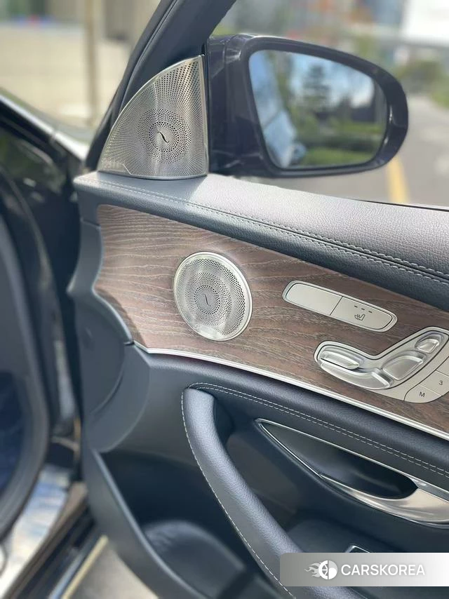 Mercedes-Benz E-class 2021 Черный из Китая