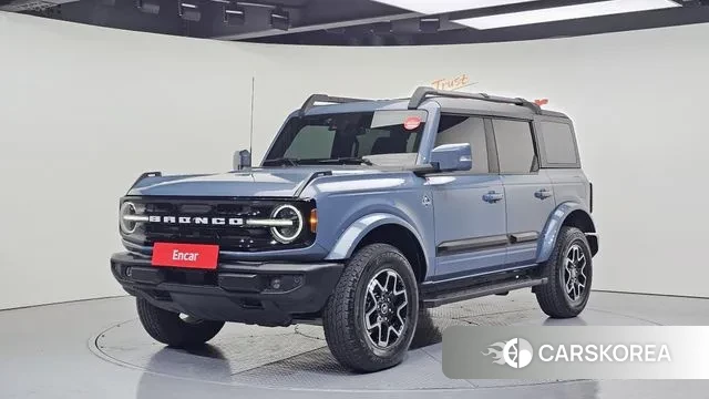 Ford Bronco 6th Generation 2023 Небесно-голубой из Кореи