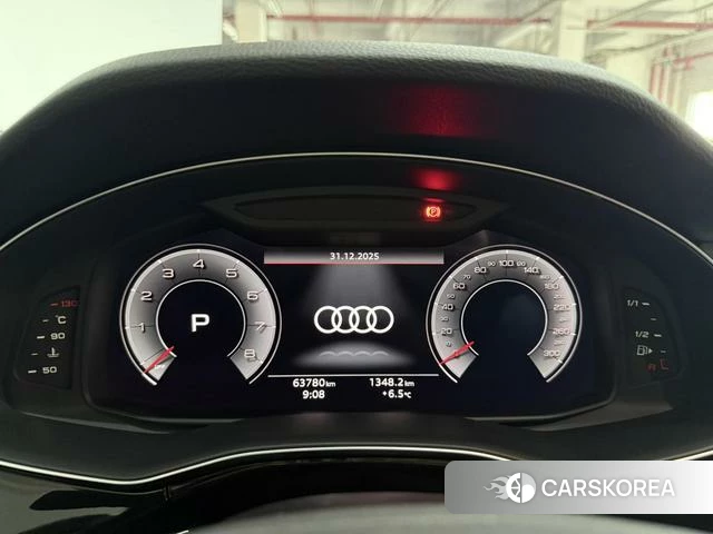 Audi Q7 2024 Черный из Китая