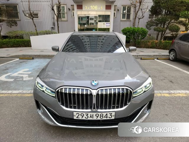 BMW 7 Series (G11) 2020 Серебристо-серый из Кореи