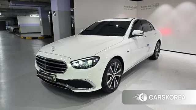 Mercedes-Benz E-Class W213 2021 Белый из Кореи