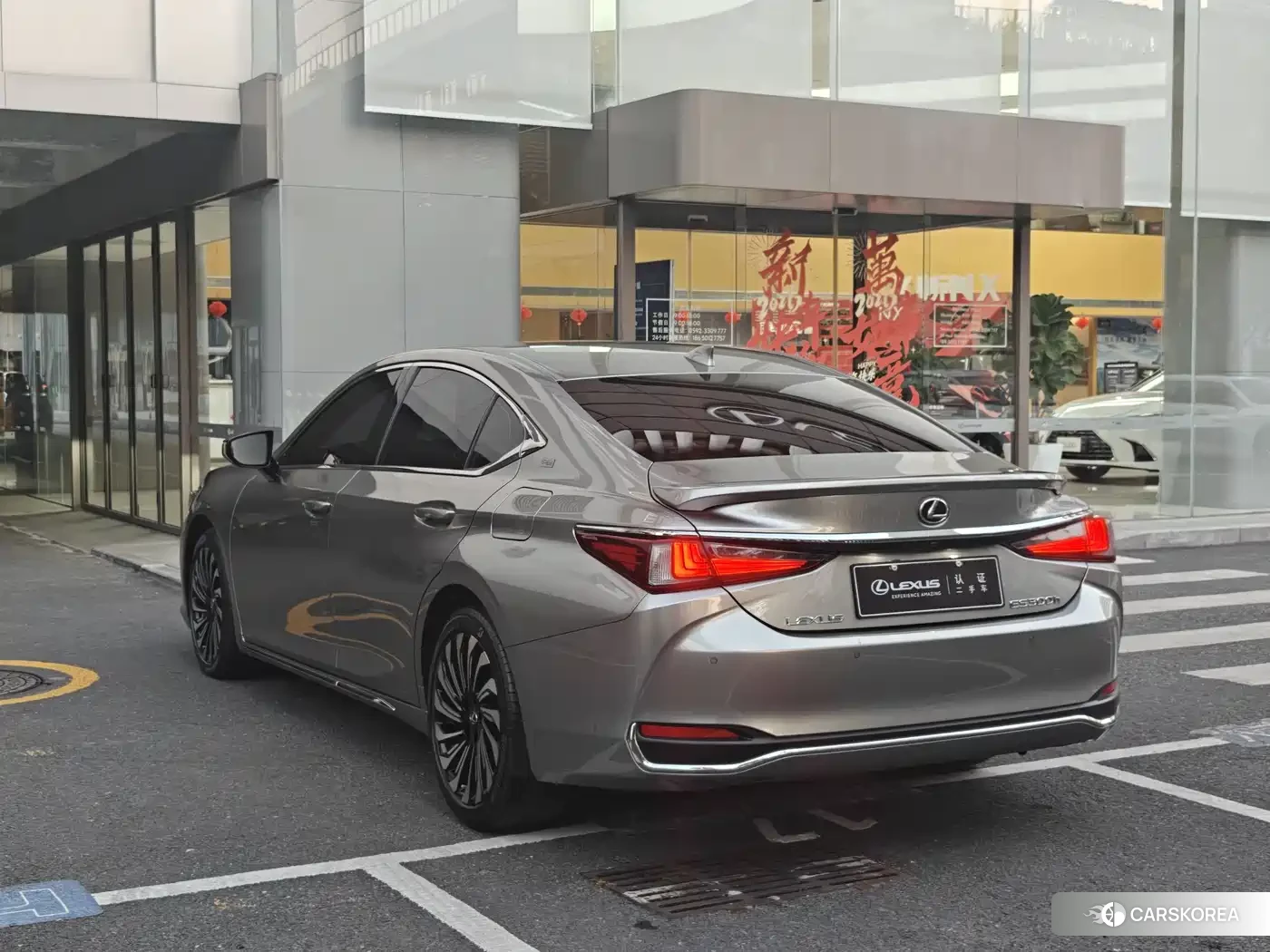 Lexus ES 2023 Champagne/brown из Китая