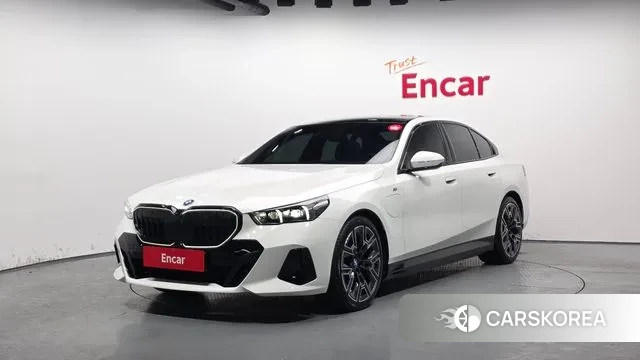 BMW 5 Series (G60) 2025 Белый из Кореи