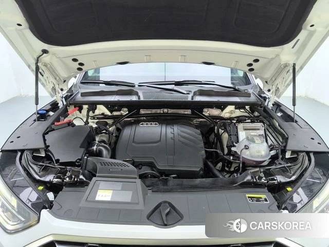 Audi Q5L 2023 Белый из Китая