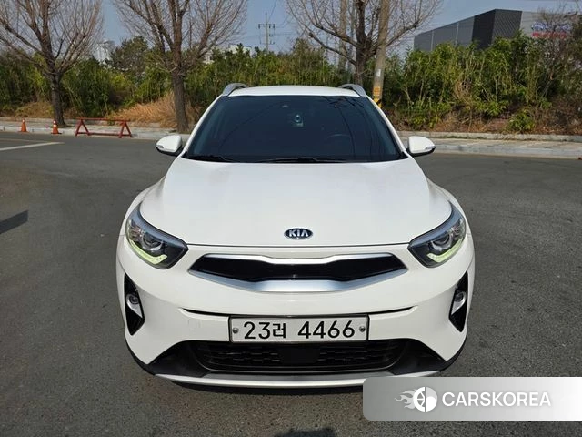 Kia Stonic 2019 Белый из Кореи