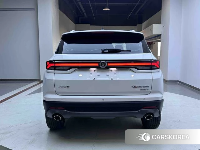 Chang'an CS35 PLUS 2022 Белый из Китая