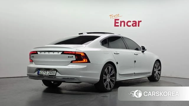 Volvo S90 2023 Белый из Кореи