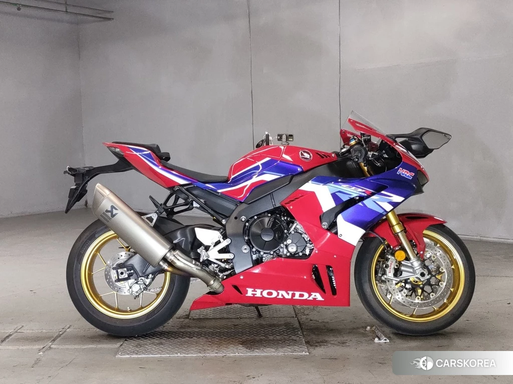 Проданный Honda CBR1000RR-R FIREBLADE SP 2022 из Японии, фото 2