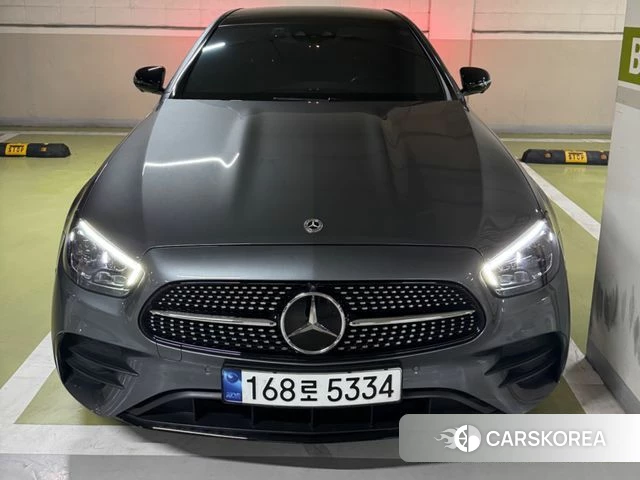 Mercedes-Benz E-Class W213 2023 Серый из Кореи