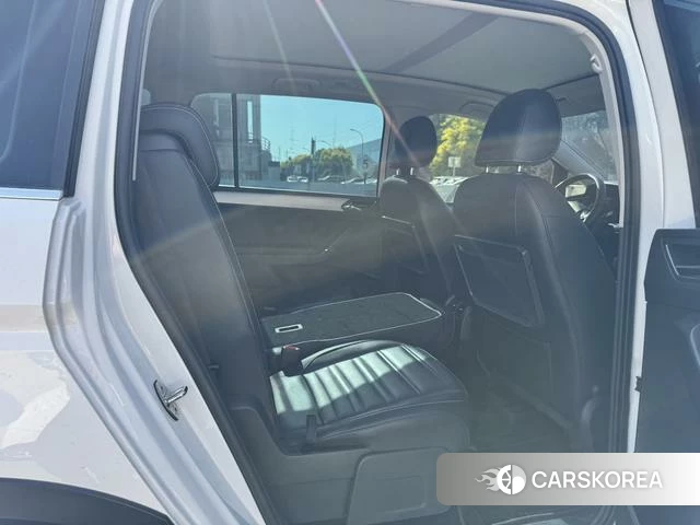 Volkswagen Touran L 2021 Белый из Китая