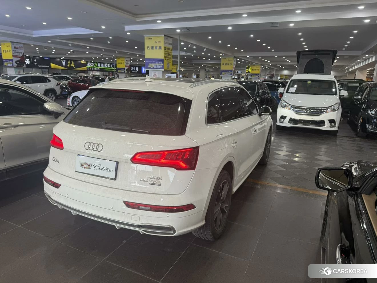Audi Q5L 2020 Белый из Китая