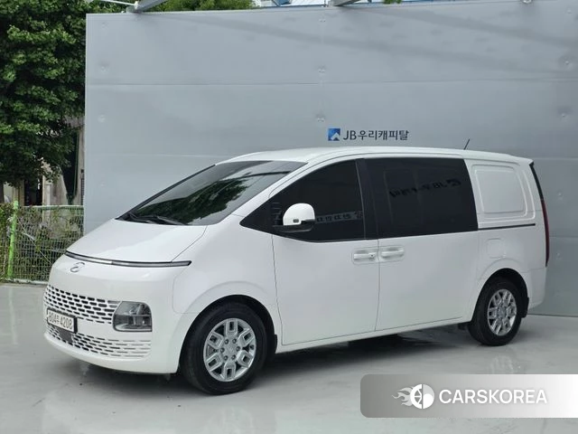 Hyundai Staria 2022 Белый из Кореи