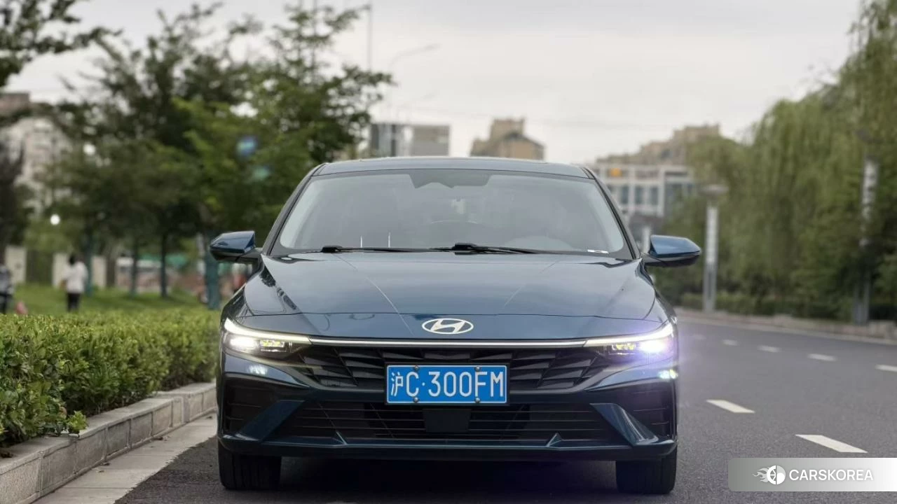 Hyundai Elantra 2023 Синий из Китая