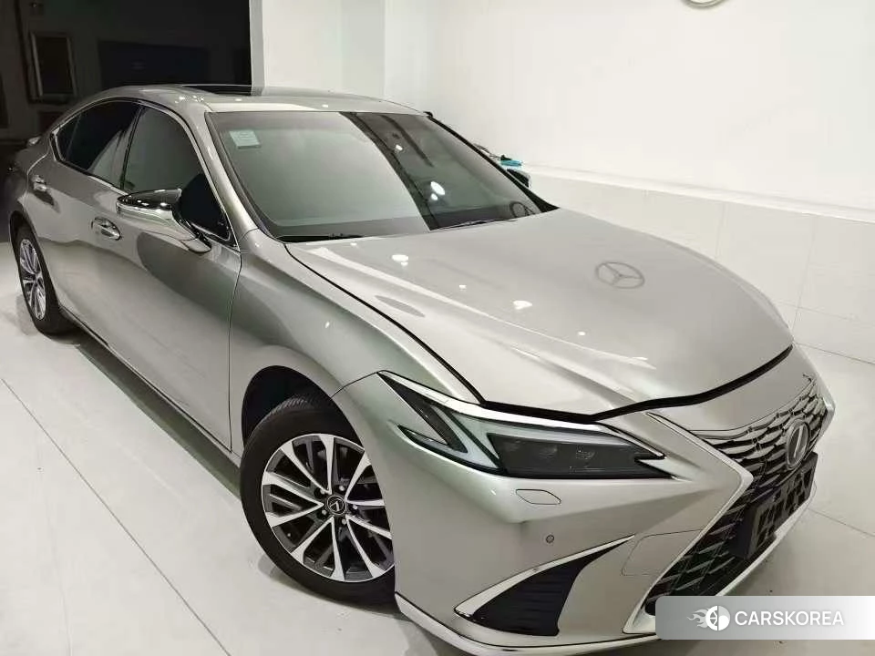 Lexus ES 2024 Шампань из Китая