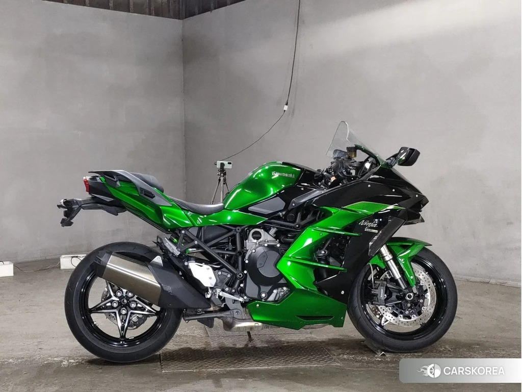Проданный Kawasaki NINJA H2 SX 2018 из Японии