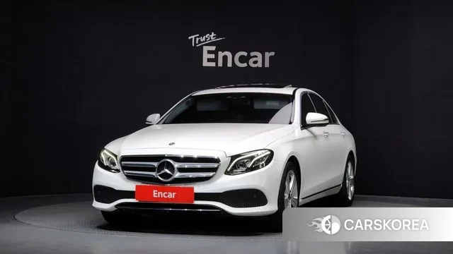 Mercedes-Benz E-Class W213 2018 Белый из Кореи