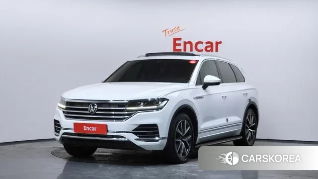 Volkswagen Touareg 3rd generation 2021 Белый из Кореи