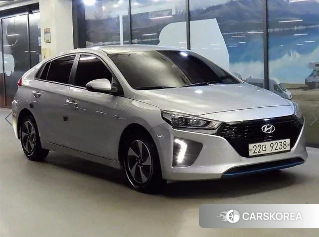 Hyundai Ionic Hybrid 2018 Серебристо-серый из Кореи