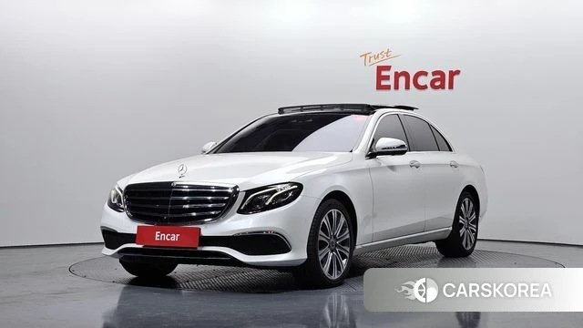 Mercedes-Benz E-Class W213 2018 Белый из Кореи