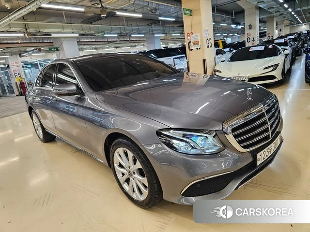 Mercedes-Benz E-Class W213 2019 Серый из Кореи