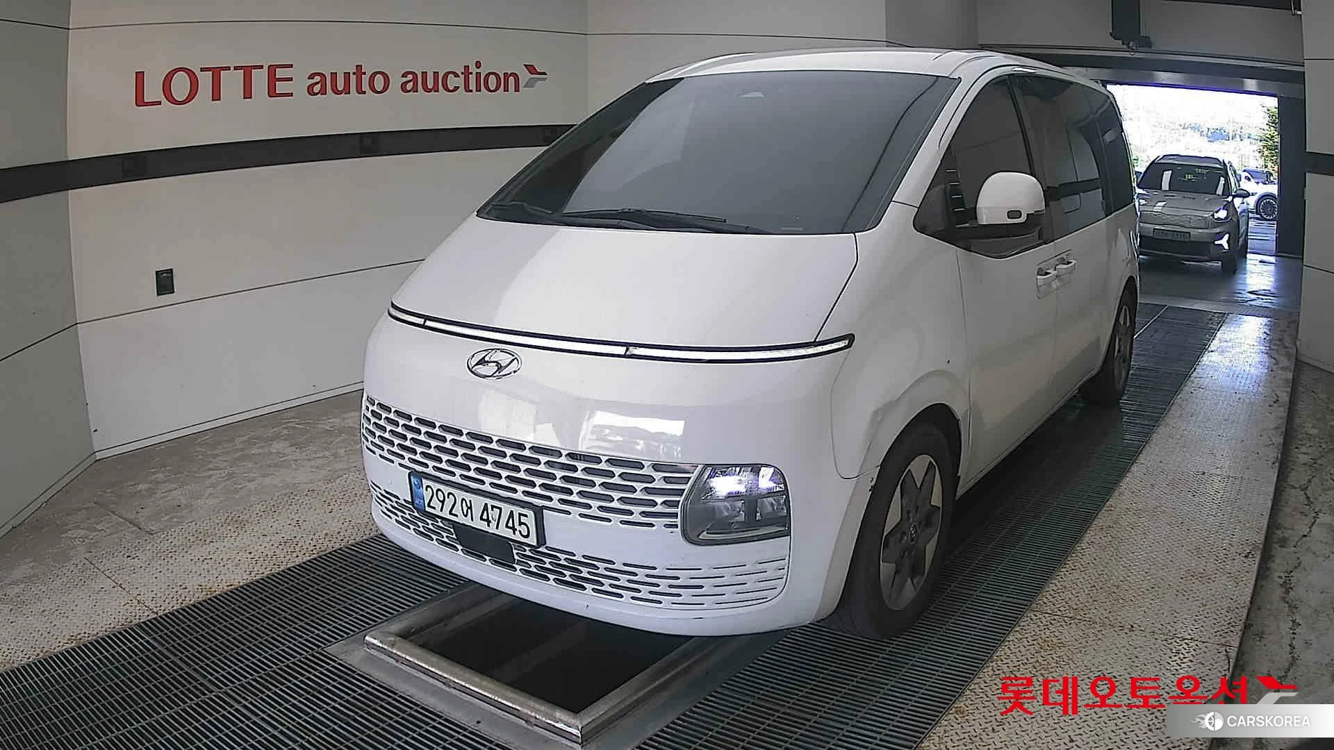 Hyundai Staria 2022 Белый из Кореи