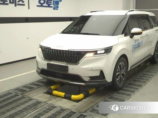 Kia Carnival 4th generation 2023 Белый из Кореи