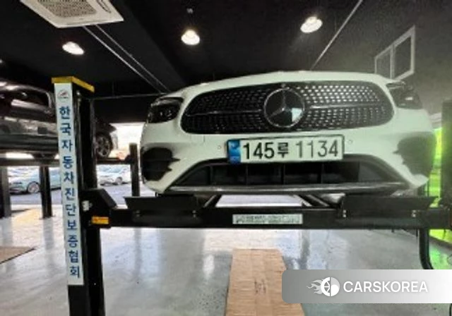 Mercedes-Benz E-Class W213 2021 Белый из Кореи