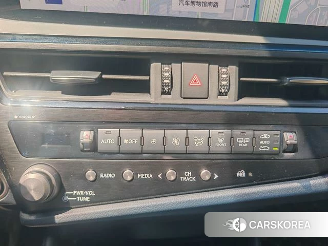 Lexus ES 2024 Темно-серый из Китая