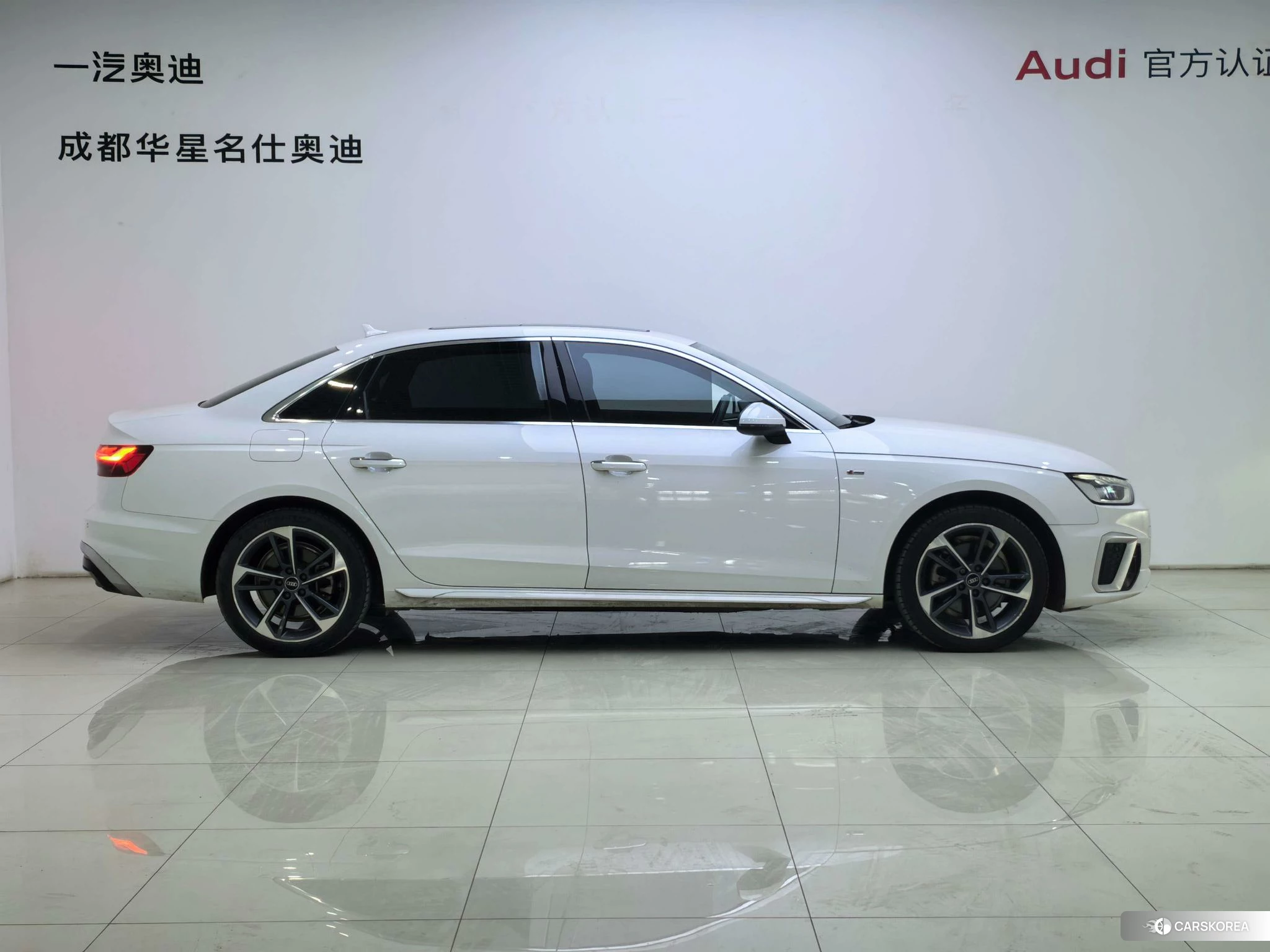 Audi A4L 2023 Белый из Китая