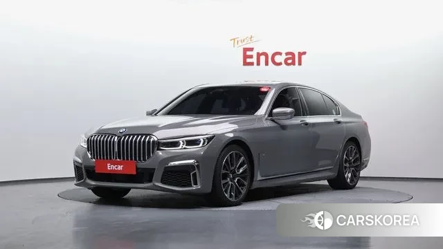 BMW 7 Series (G11) 2022 Серебристо-серый из Кореи