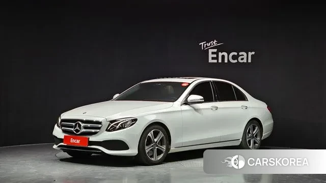 Mercedes-Benz E-Class W213 2019 Белый из Кореи