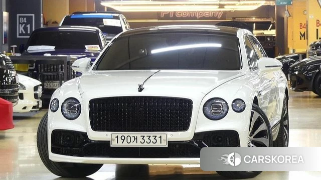 Bentley Flying Spur 3rd Generation 2023 Белый из Кореи