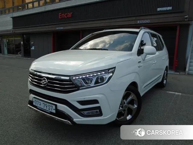 Ssangyong Korando Turismo 2018 Белый из Кореи