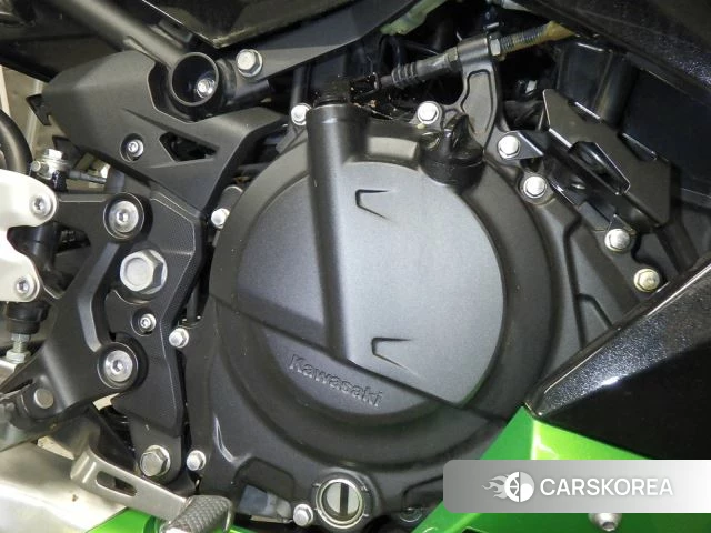 Engine photo