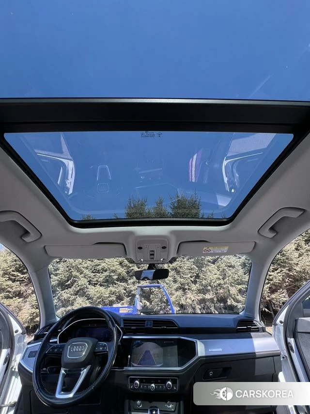 Audi Q3 2022 Белый из Китая