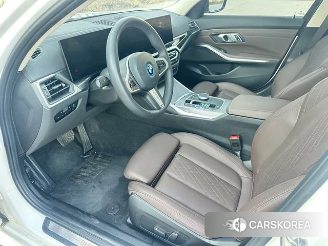 BMW i3 2025 Белый из Китая