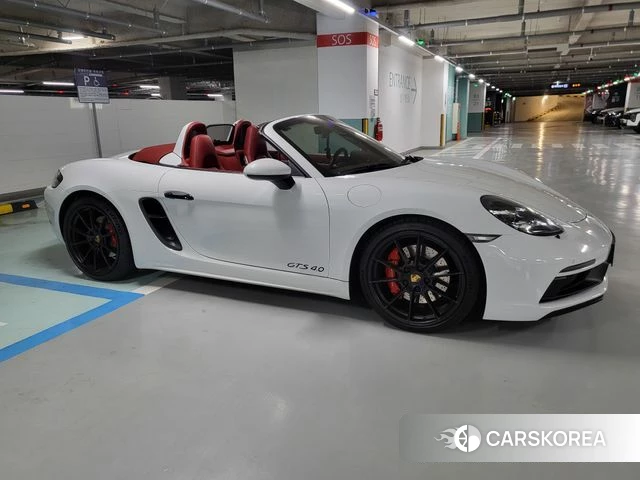 Porsche 718 Boxster 2021 Белый двухцветный из Кореи