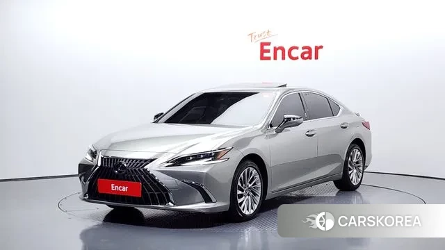 Lexus ES300h 7th generation 2023 Серый из Кореи