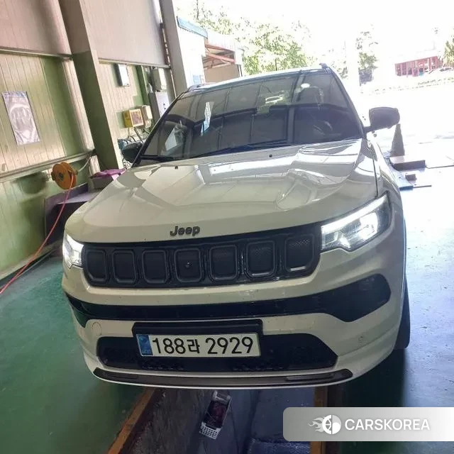 Jeep Compass 2nd Generation 2022 Белый из Кореи