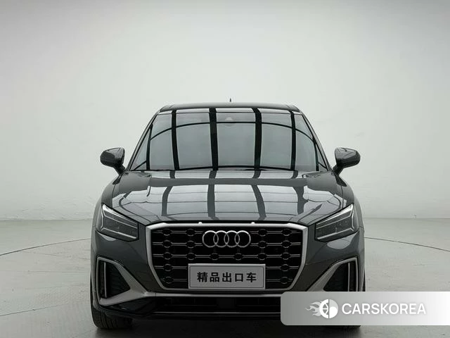 Audi Q2L 2022 Темно-серый из Китая