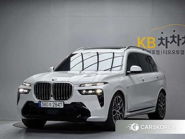 BMW X7 (G07) 2025 Белый из Кореи