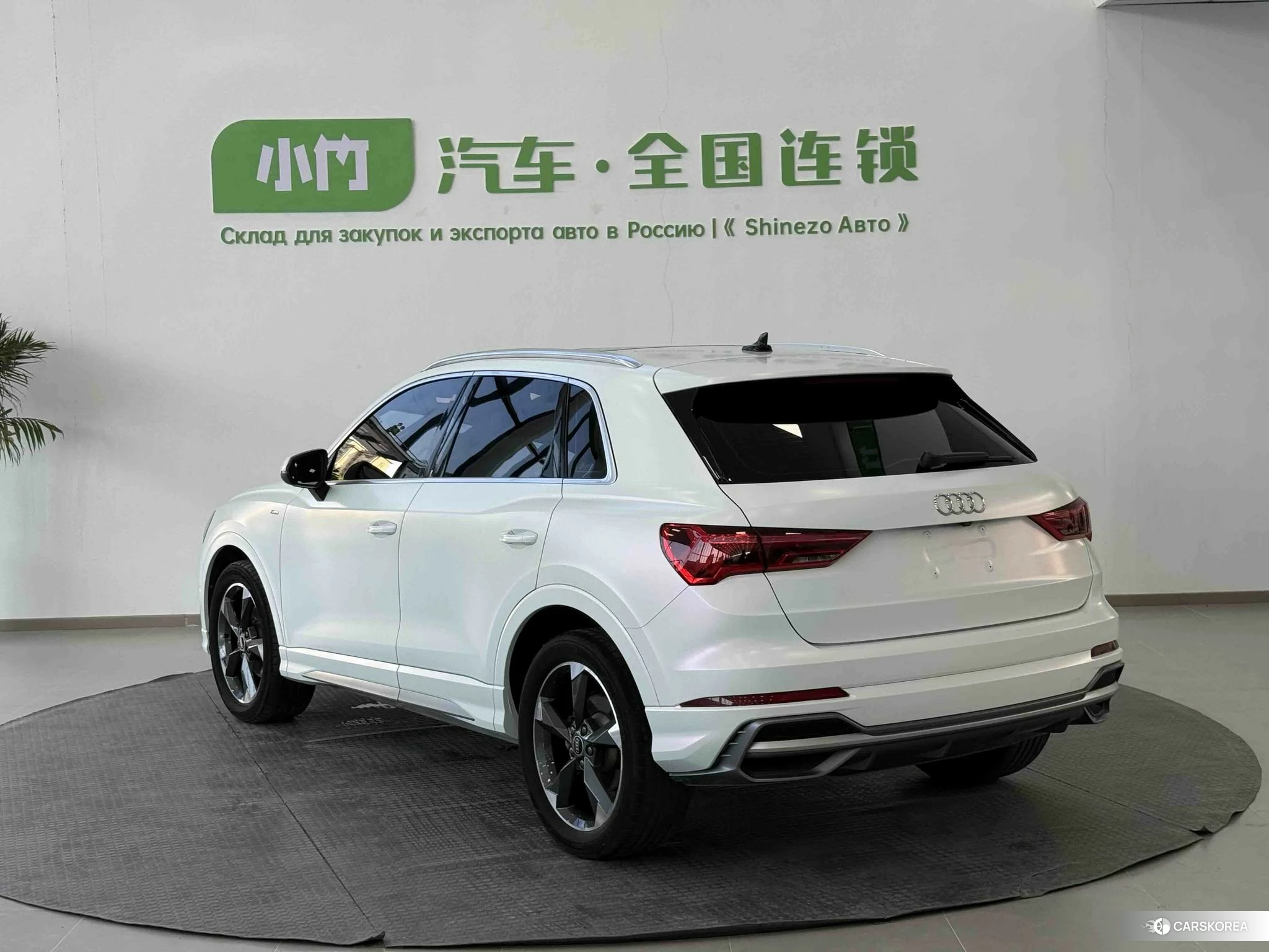 Audi Q3 2022 Белый из Китая