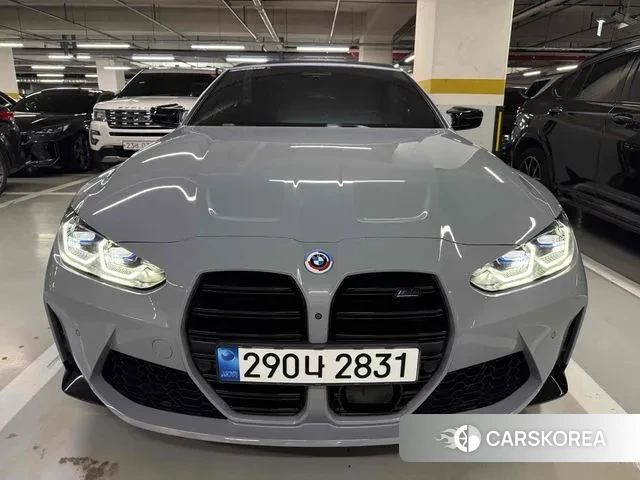 BMW M4 (G82) 2023 Светло-серебряный цвет из Кореи