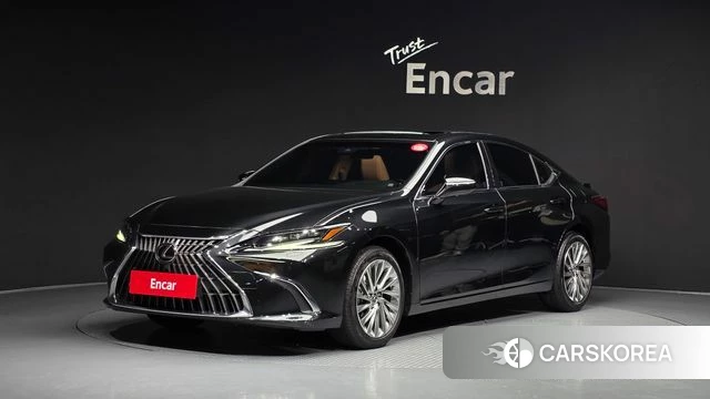 Lexus ES300h 7th generation 2024 Черный из Кореи