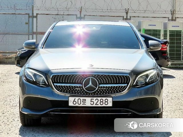 Mercedes-Benz E-Class W213 2019 Серый из Кореи