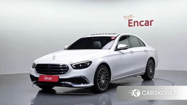 Mercedes-Benz E-Class W213 2022 Белый из Кореи