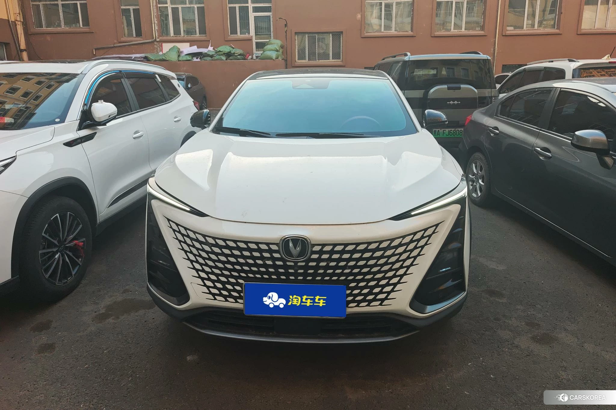 Chang'an UNI-T 2021 Белый из Китая