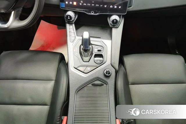Lynk 01 2022 Черный из Китая