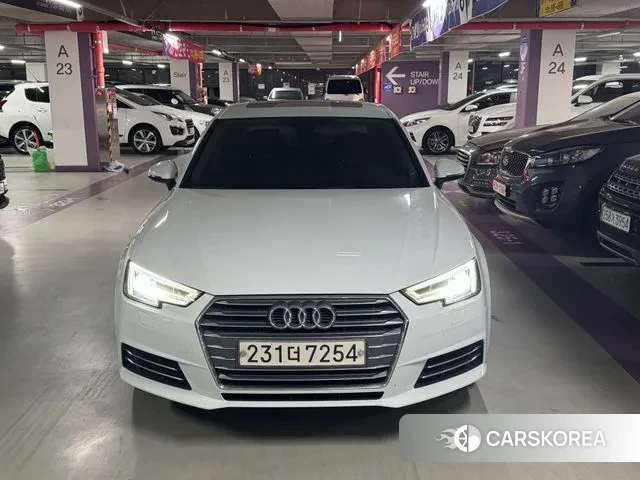 Audi A4 (B9) 2018 Белый из Кореи